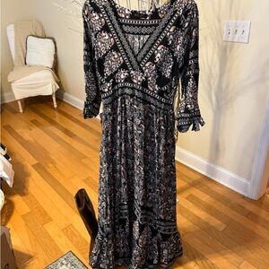 Chic Black and White Maxi Dress